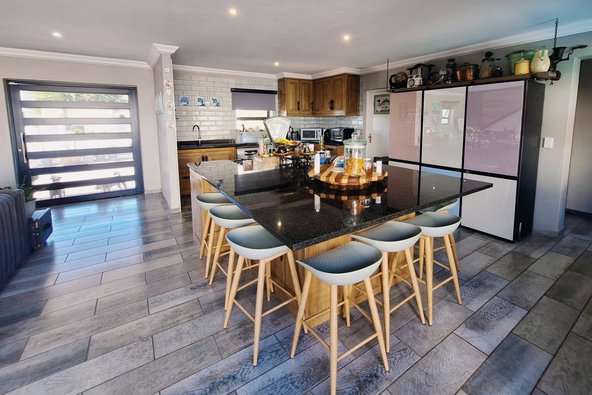 Jacobsbaai Home with Separate Flat — photograph 4