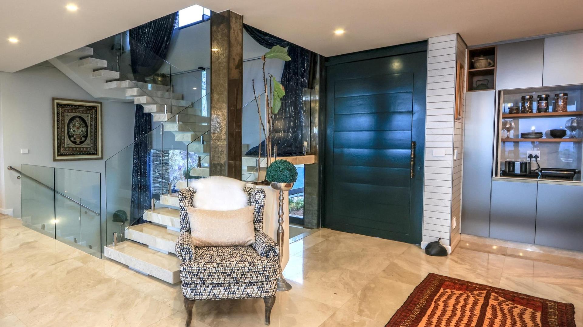 Signature Estate Sea-Facing Home — photograph 3