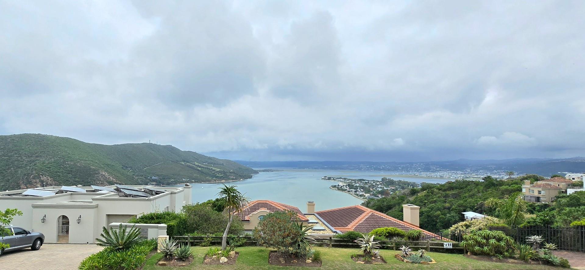 The Heads Lagoon-Front Home — photograph 2