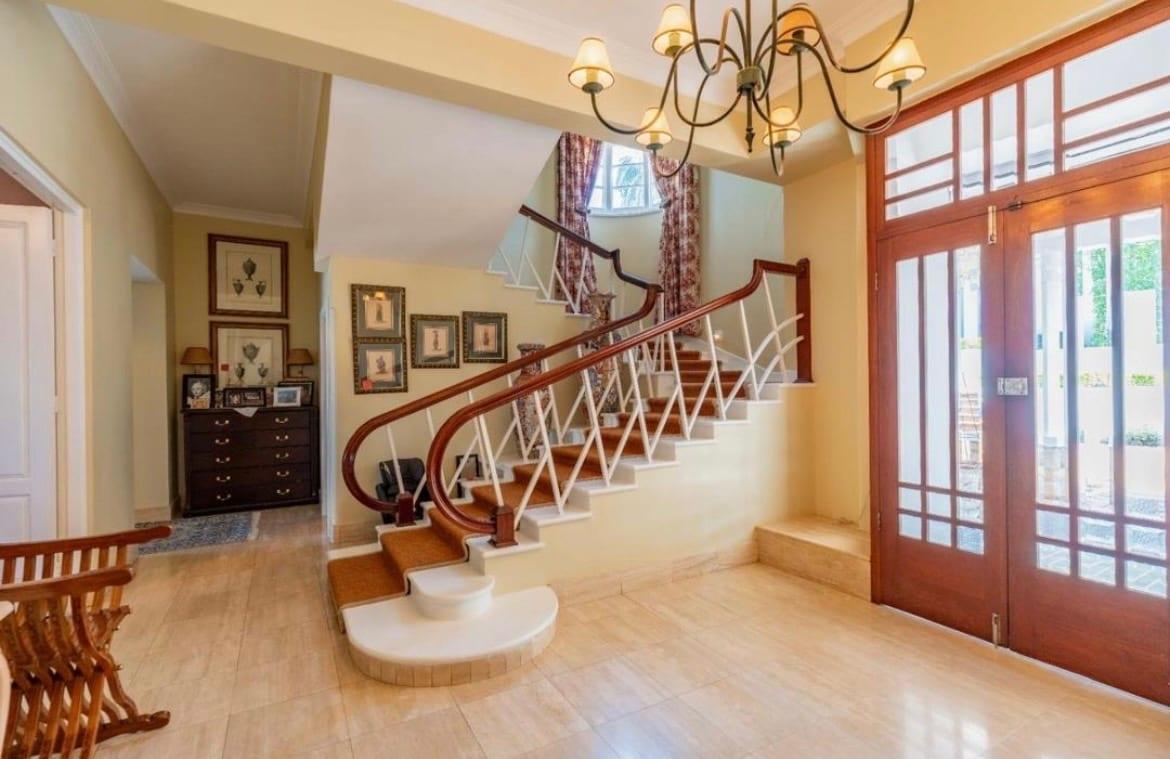 5 Bedroom House in Morningside — photograph 3