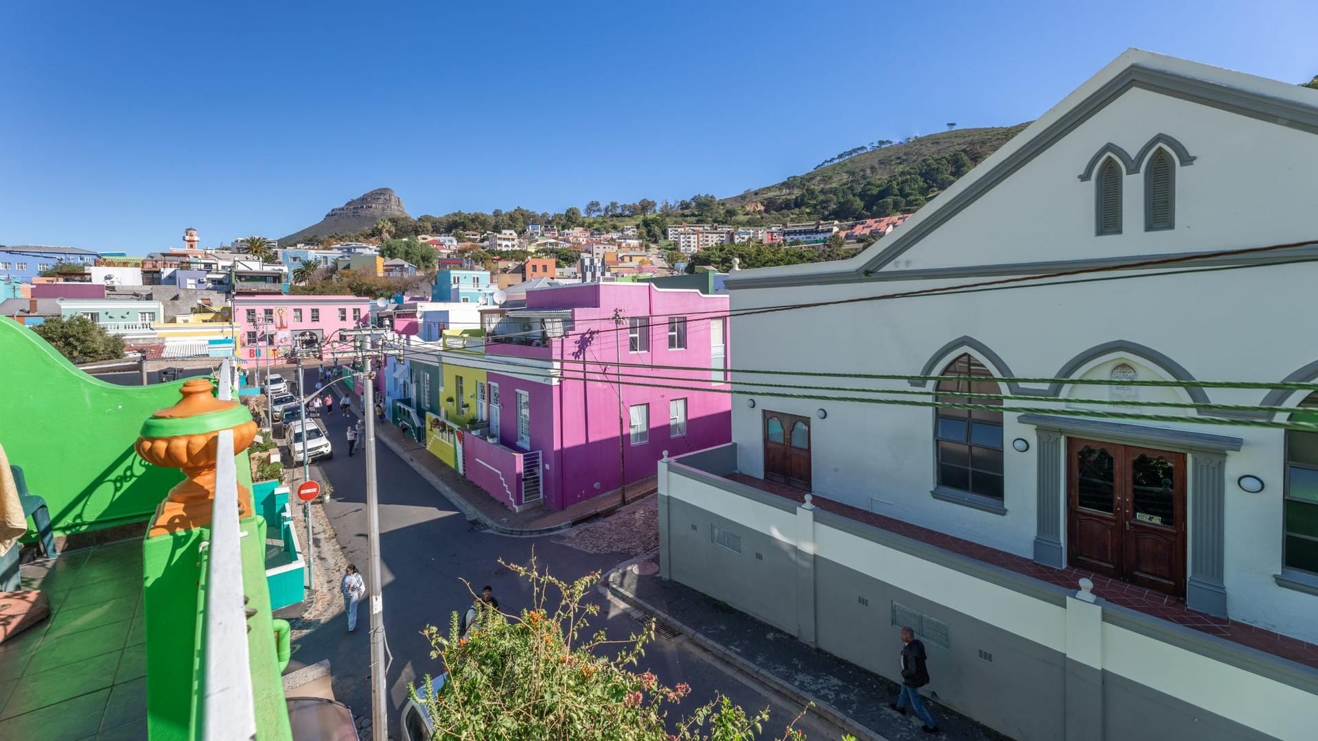 Bo-Kaap Ten-Bedroom House — photograph 2