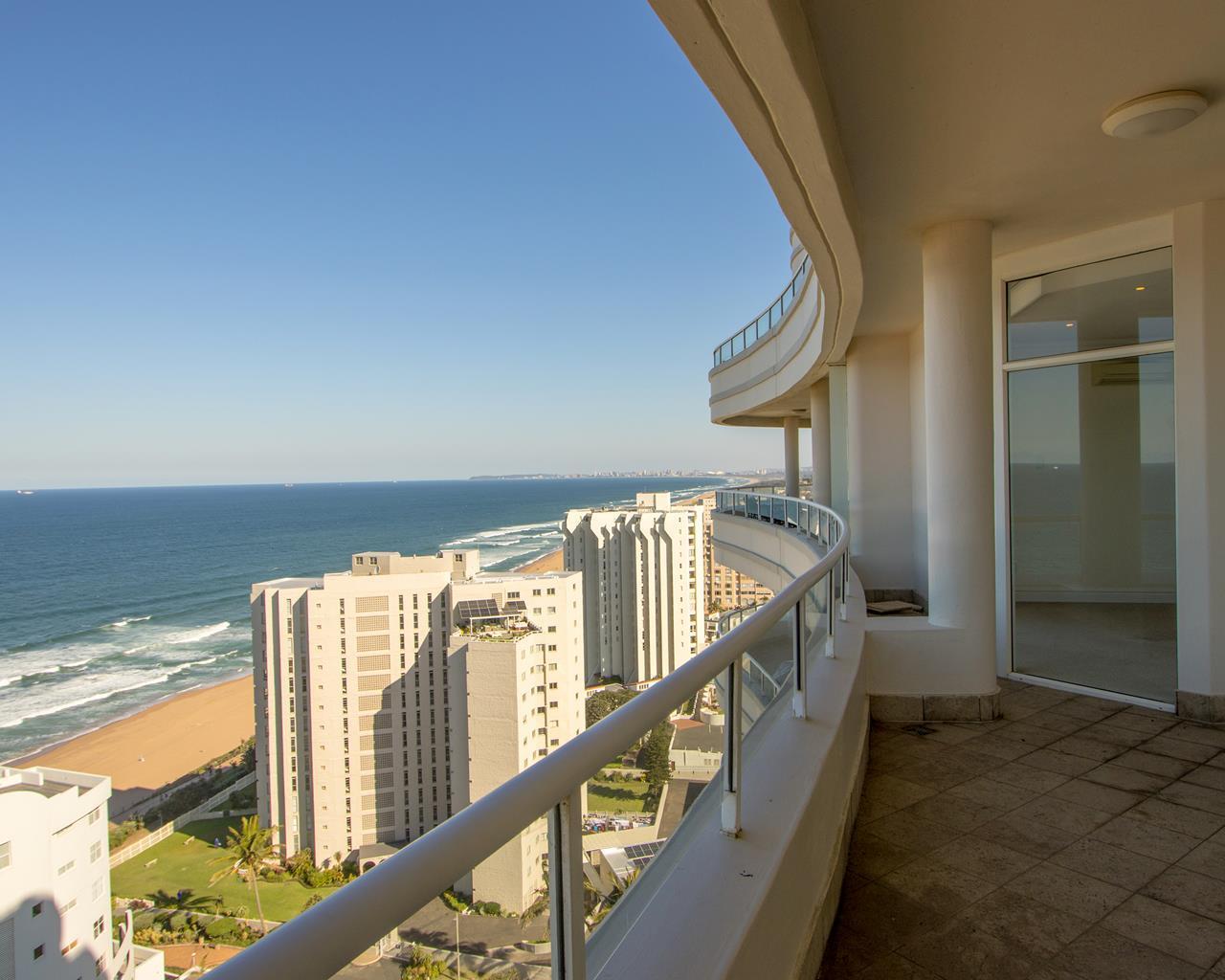 Umhlanga Oceanfront Three-Bed Apartment — photograph 2