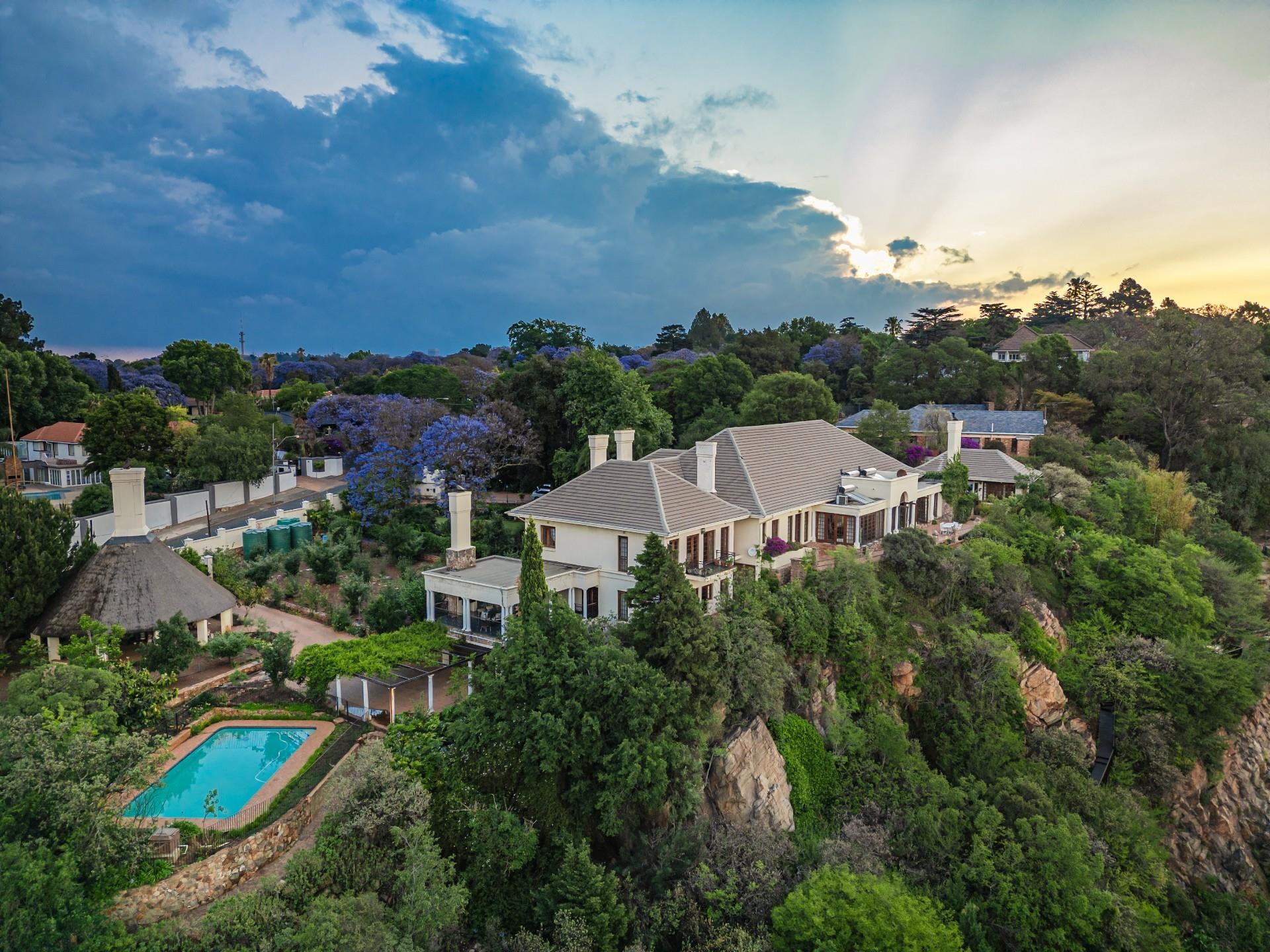 A landmark private estate, reimagined — photograph 2