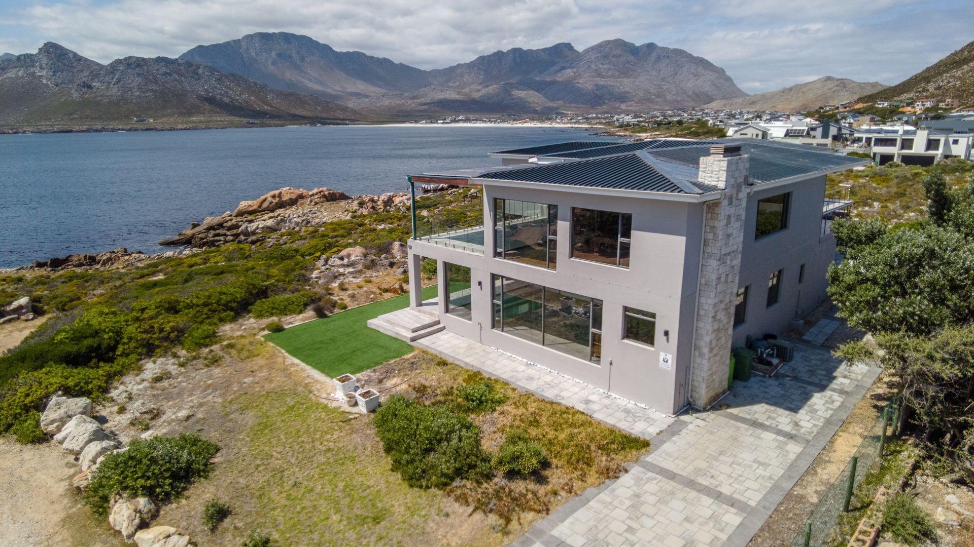 Pringle Bay Indoor Pool Villa — photograph 2