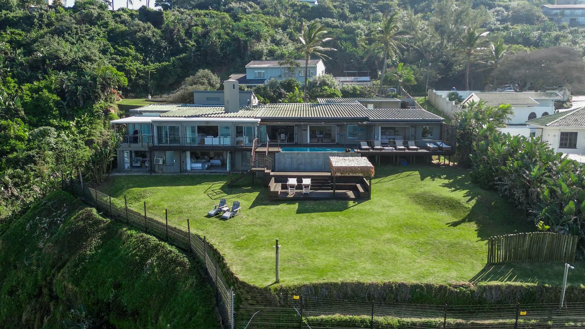 Sheffield Beach Six-Bed Beachfront Home — photograph 2