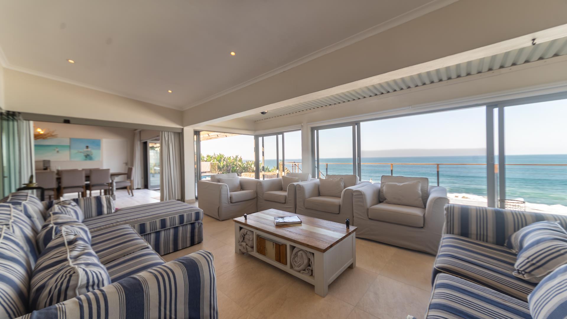 Sheffield Beach Six-Bed Beachfront Home — photograph 5