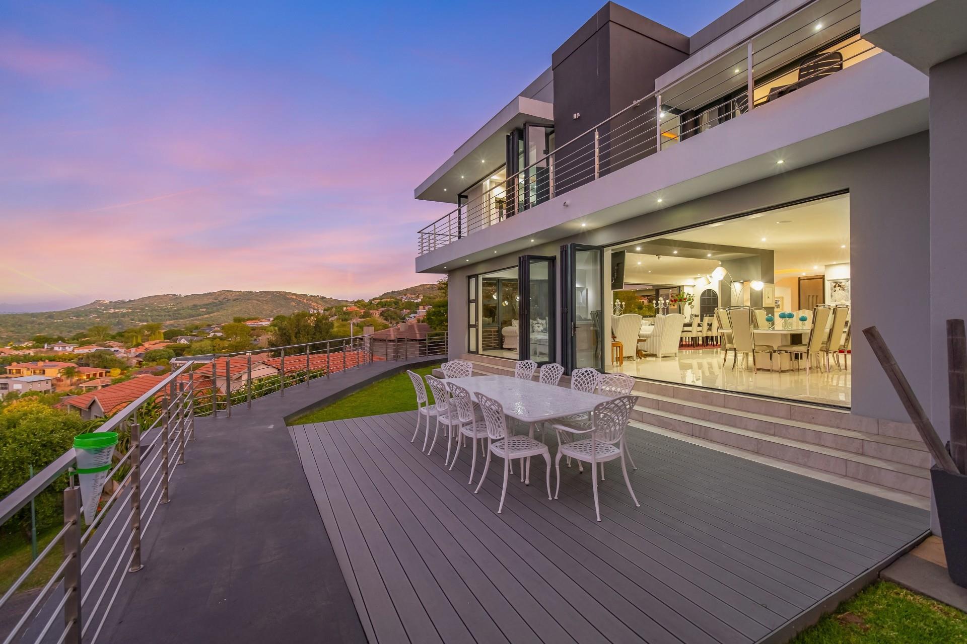 Featherbrooke Rooftop Terrace Home — photograph 4