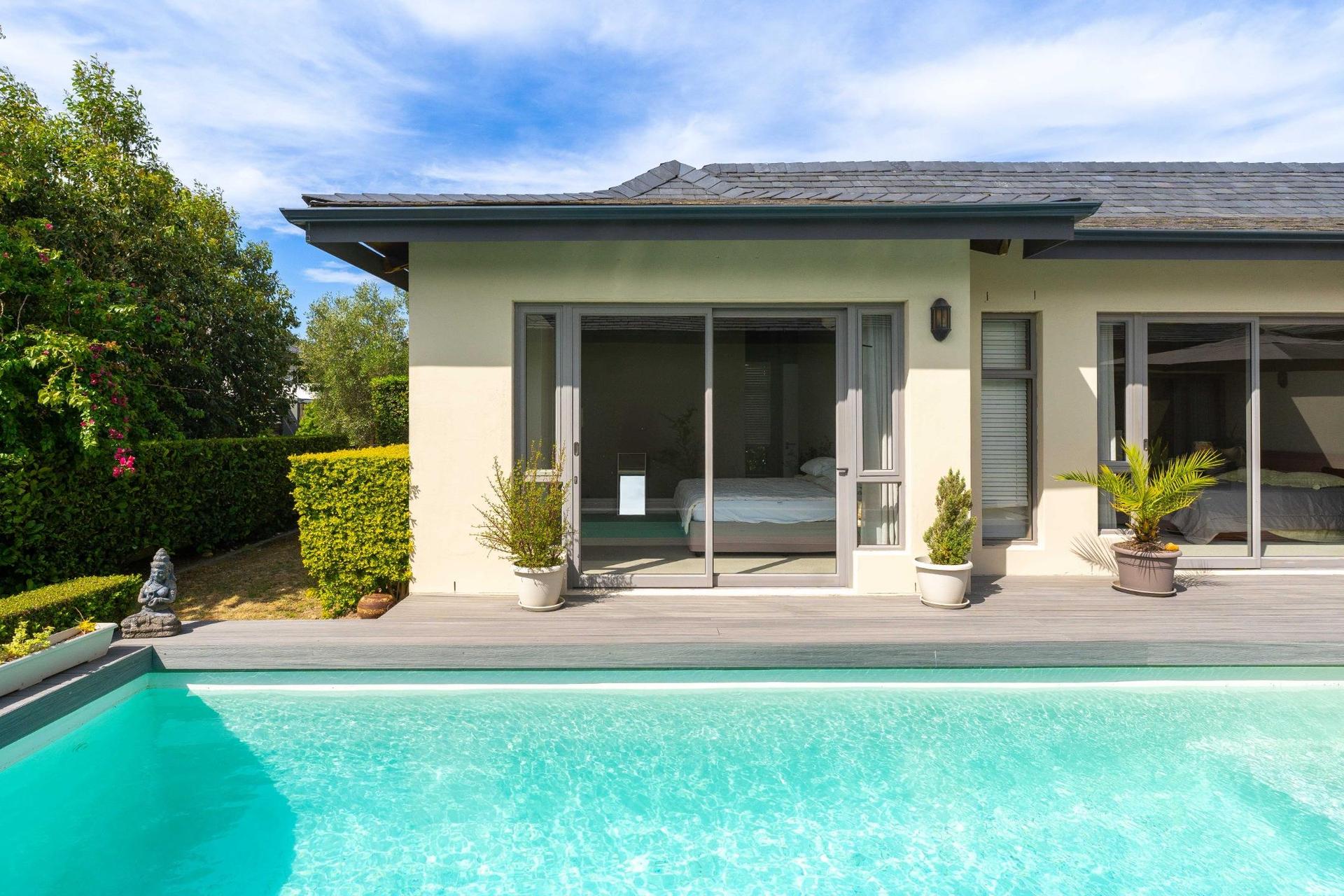 Pearl Valley Courtyard Pool Home — photograph 2