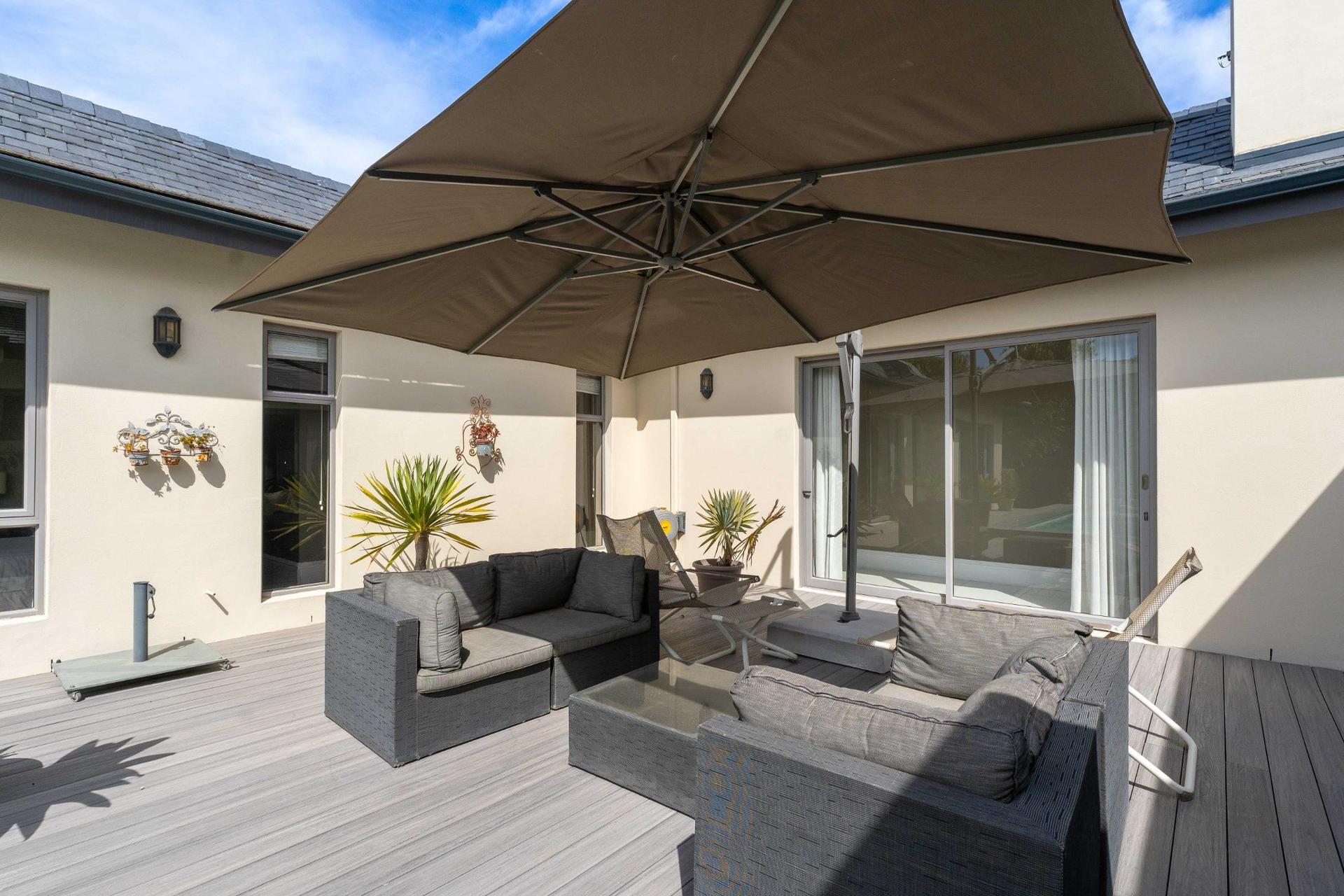 Pearl Valley Courtyard Pool Home — photograph 4