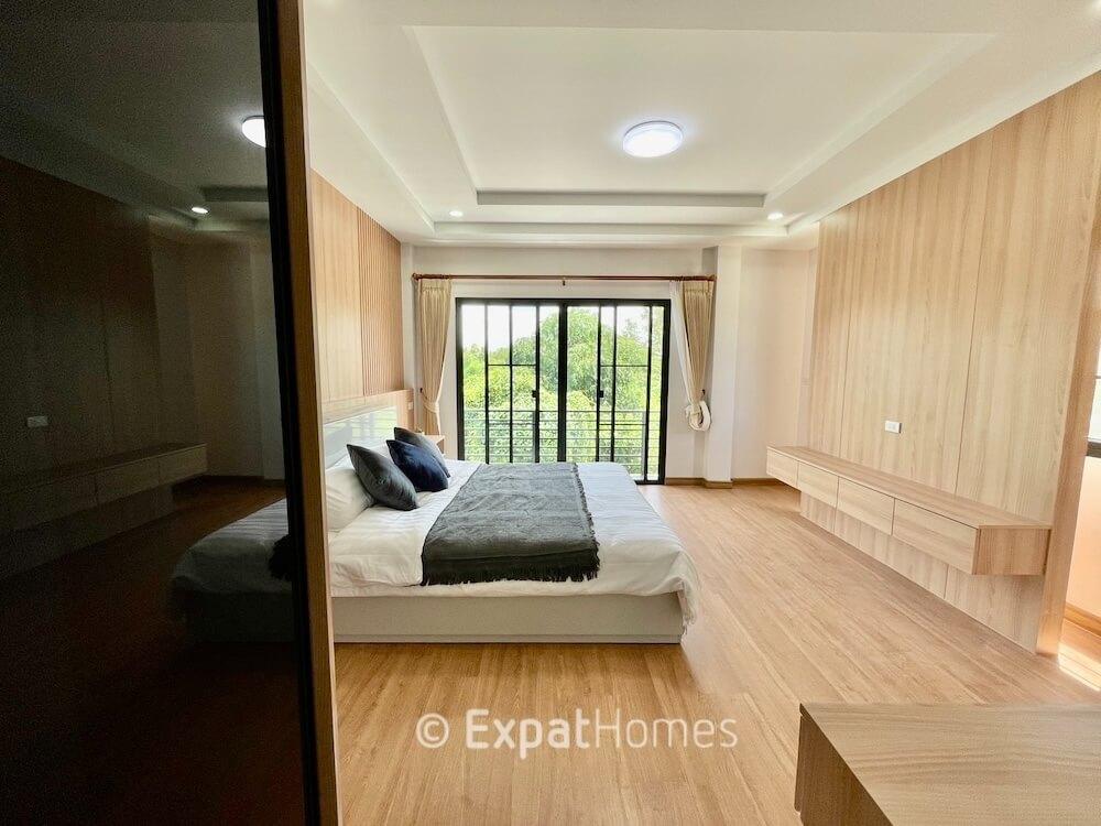 4-Bedroom House in Chiang Mai — photograph 5