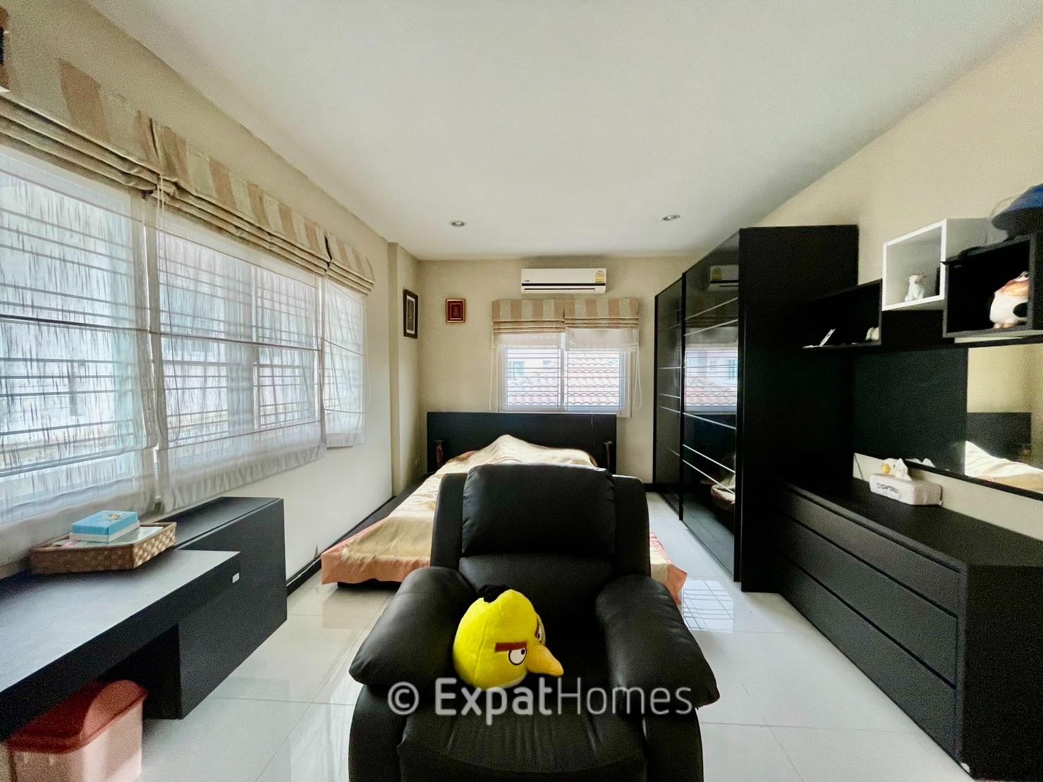 5-Bedroom House in Hang Dong — photograph 3