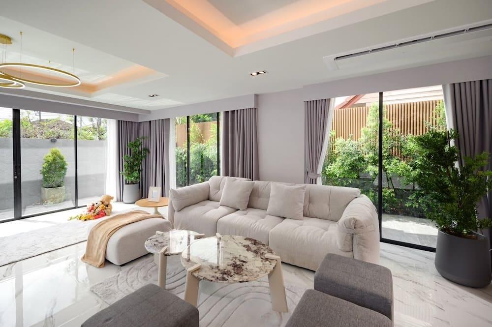 4-Bedroom House in Chiang Mai — photograph 5