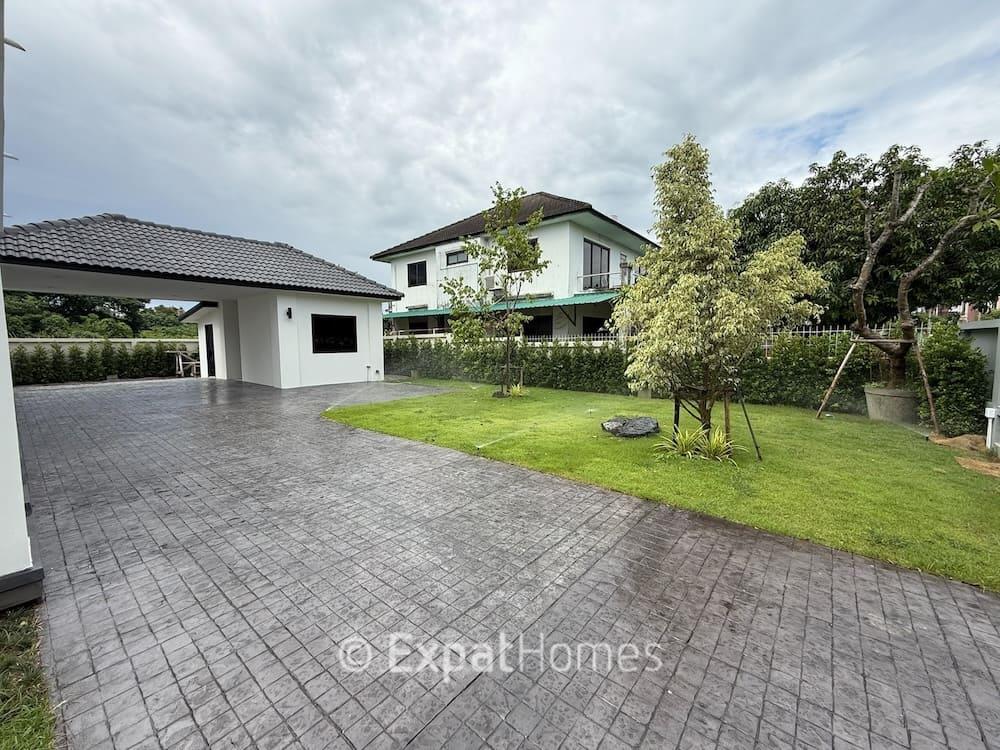 4-Bedroom House in San Sai — photograph 4