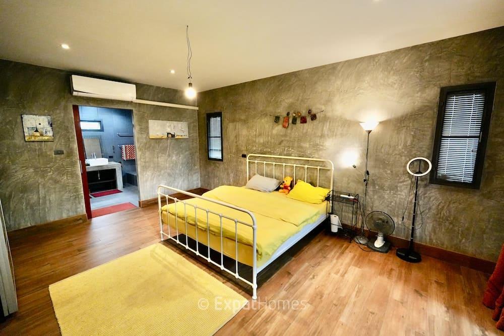 5-Bedroom House in Chiang Mai — photograph 4