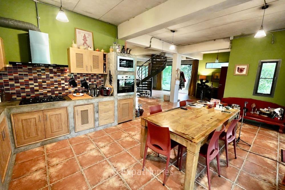5-Bedroom House in Chiang Mai — photograph 5