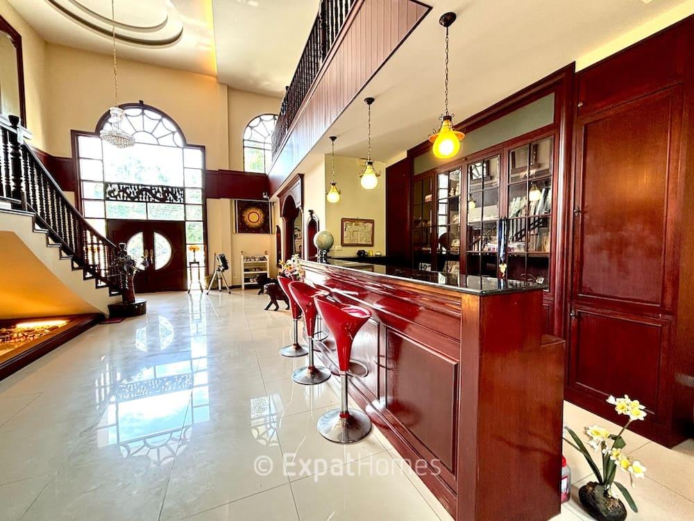 4-Bedroom House in Chiang Mai — photograph 3