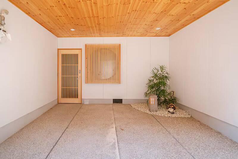 Machiya in Kamigyo-ku, Kyoto — photograph 2