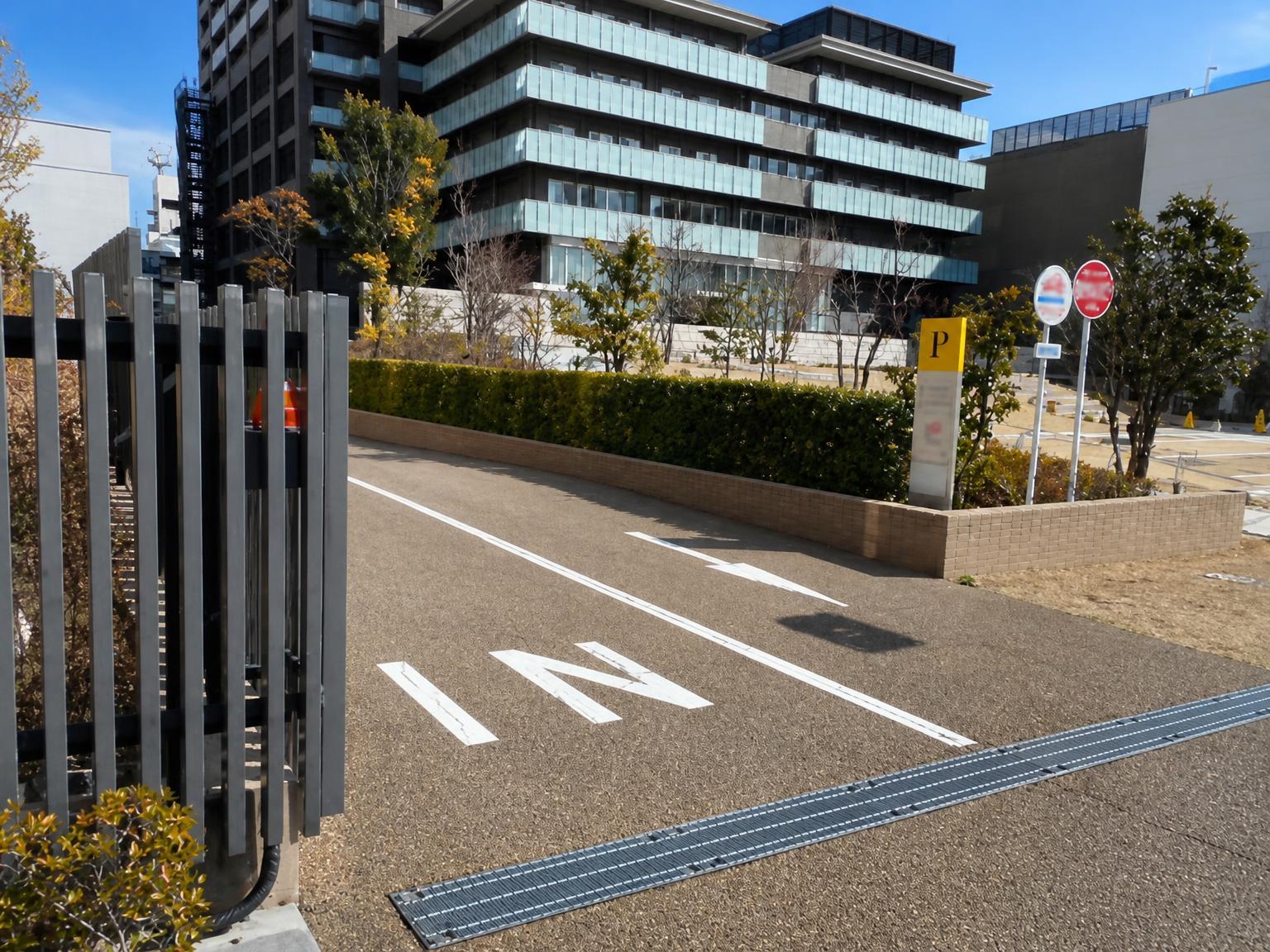 Mikage Tower Residence — photograph 2