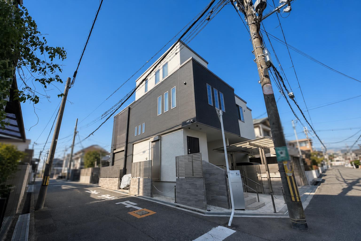 4-Bedroom Detached House in Toyonaka — photograph 2