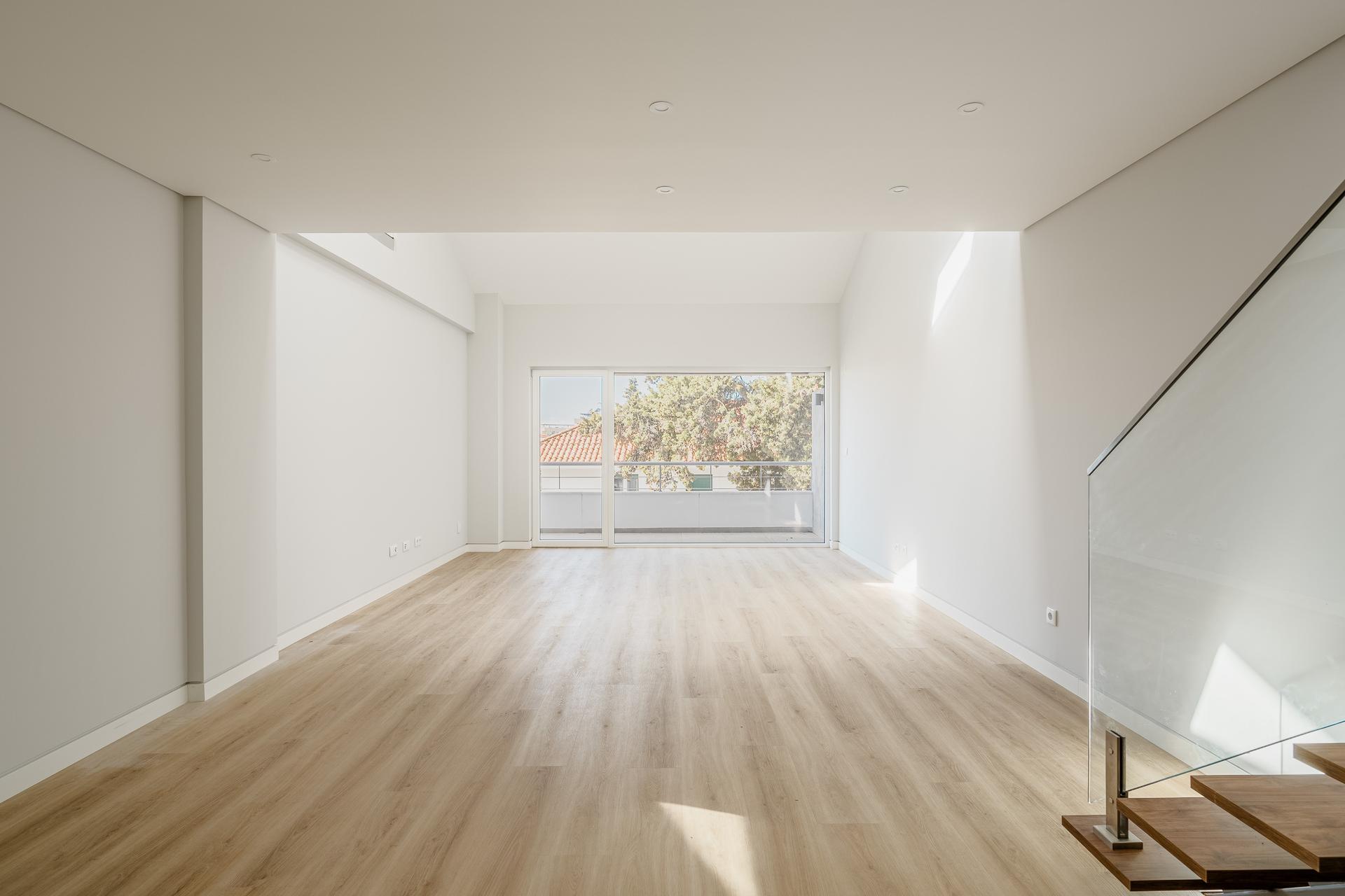 3-Bedroom Duplex in Carcavelos, Cascais — photograph 3