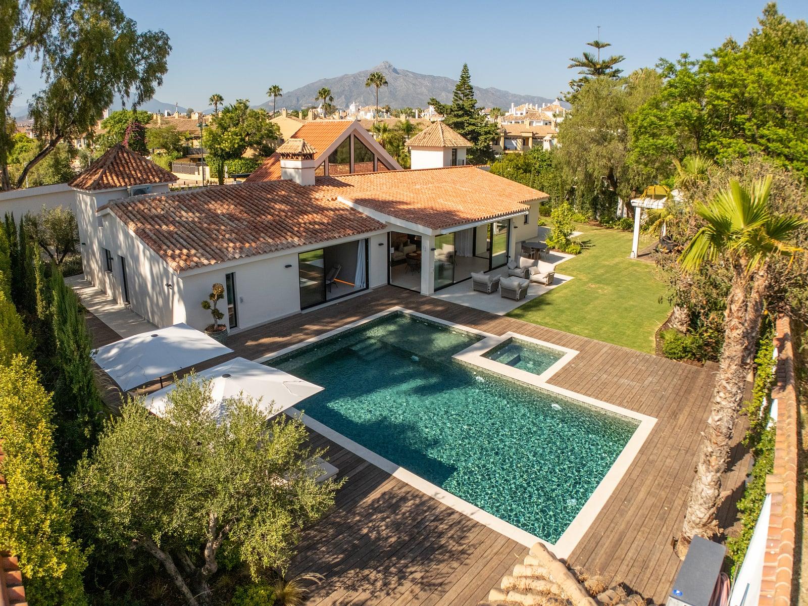 Apartments in Nueva Andalucía, Marbella — photograph 2