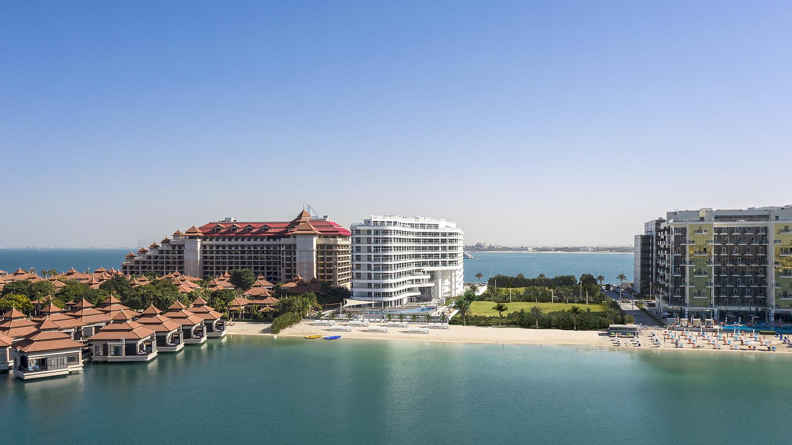 Apartments in Palm Jumeirah, Dubai — photograph 2