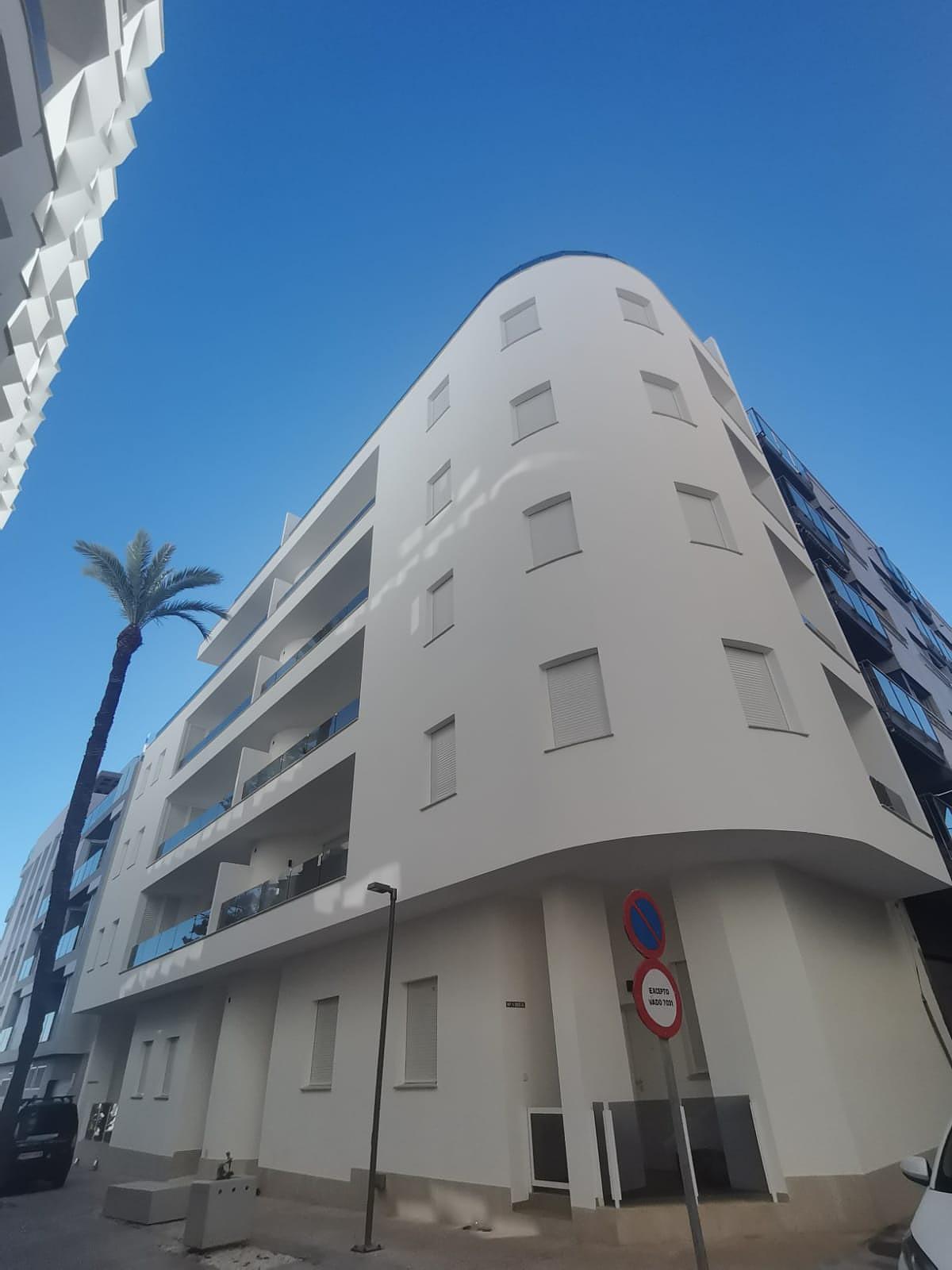 Apartments in Torrevieja Centro, Torrevieja — photograph 3