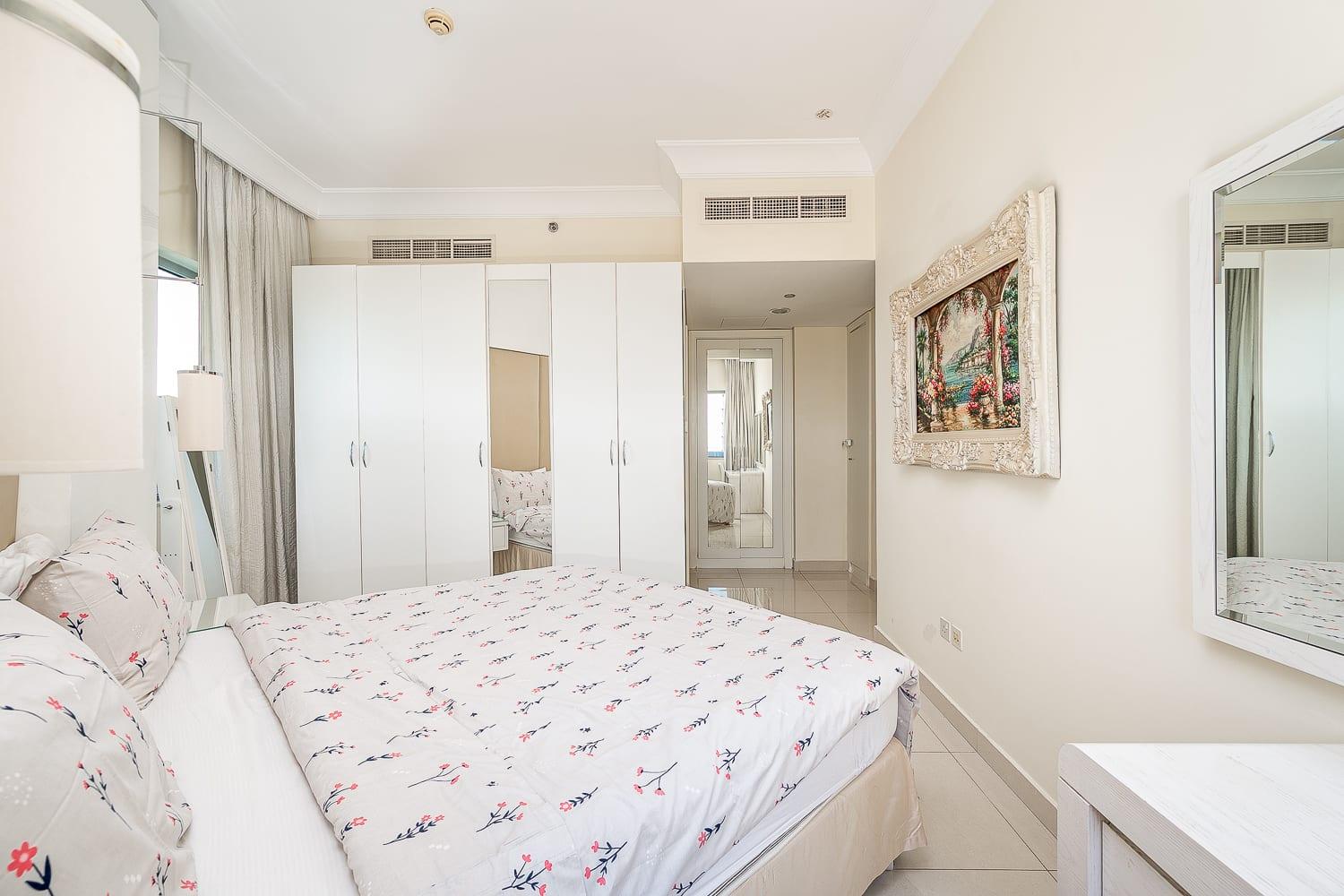 Apartment in Dubai, UAE — photograph 5