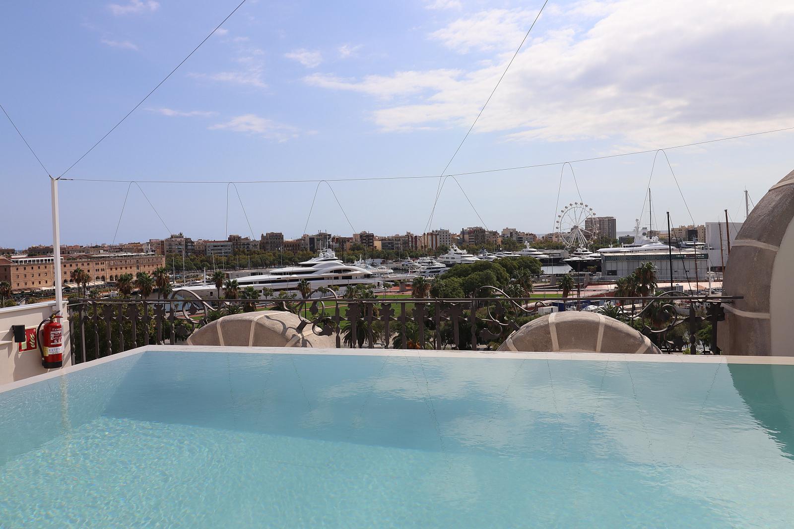 Apartments in Barrio Gotico, Barcelona — photograph 1