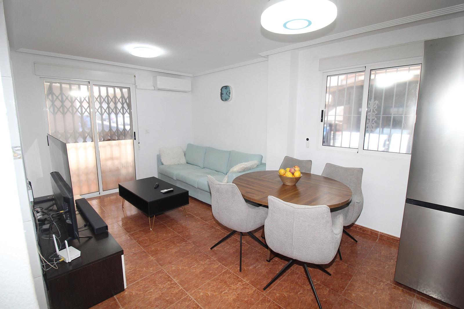 Apartments in Torrevieja Centro, Torrevieja — photograph 4