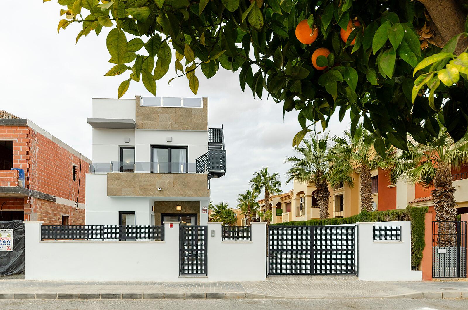 Apartments in Torrevieja Centro, Torrevieja — photograph 5