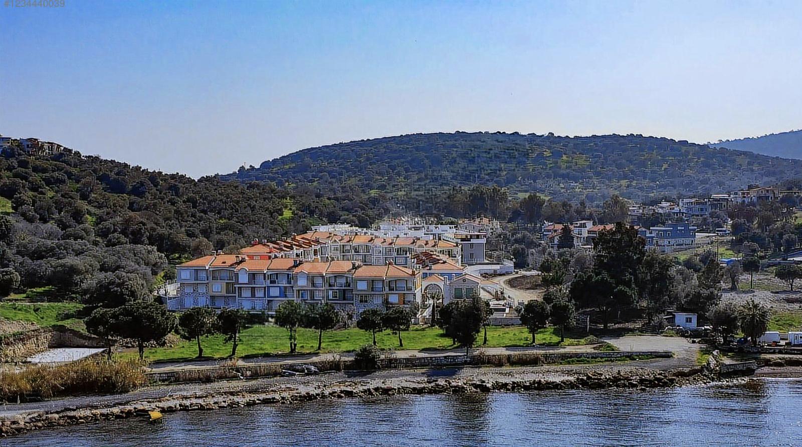 Apartments in Kemal Atatürk, Foça — photograph 2